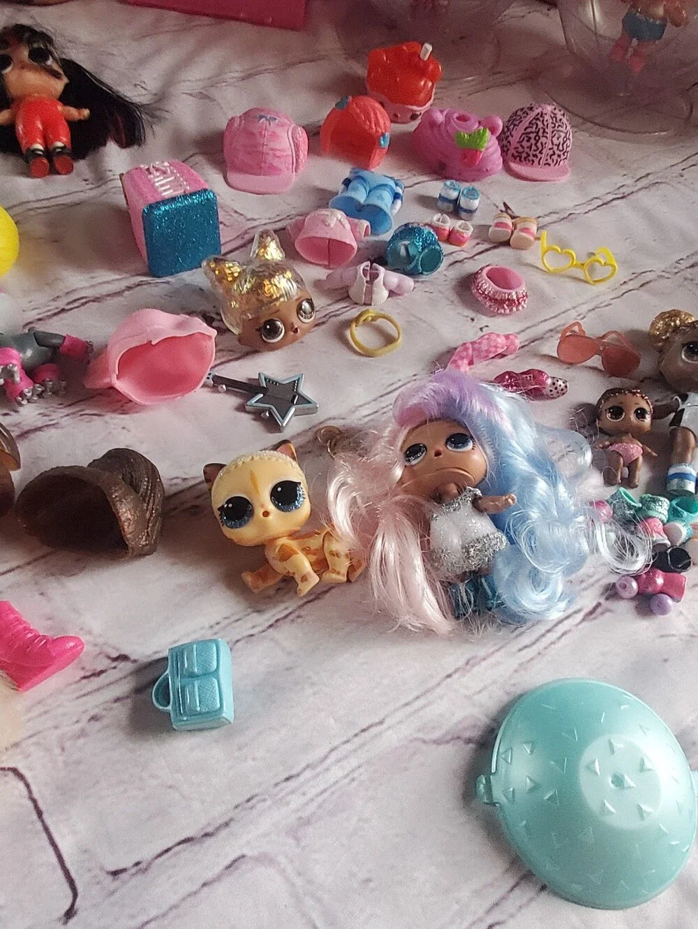 Lol Surprise Dolls Set Plus Accessories Please See Pictures